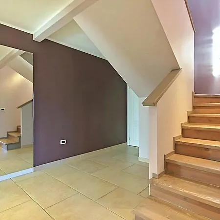 Inga 度假居 Kaštel